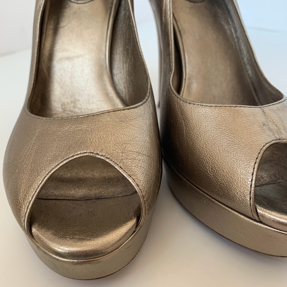 Cole Haan Gold Shimmer High Heels Sz 7 - Picture 9 of 13